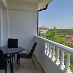Guest house дъбрава Sinemoretz