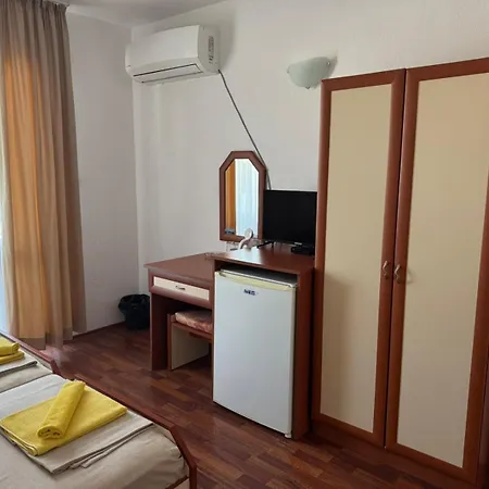 дъбрава Vendégház