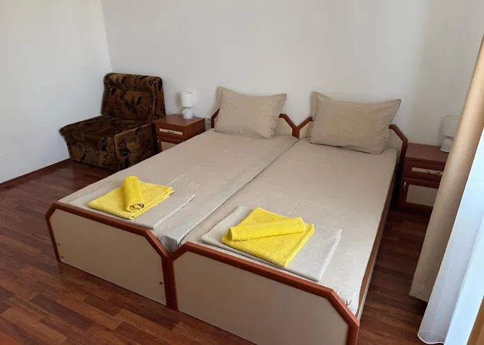 дъбрава Vendégház