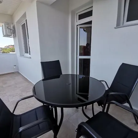 Casa de hóspedes дъбрава Sinemoretz