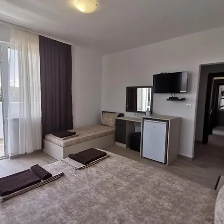 дъбрава Casa de hóspedes Sinemoretz