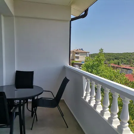 Casa de hóspedes дъбрава Sinemoretz