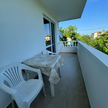 дъбрава Casa de hóspedes Sinemoretz