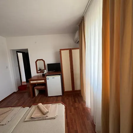 дъбрава Casa de hóspedes 3*